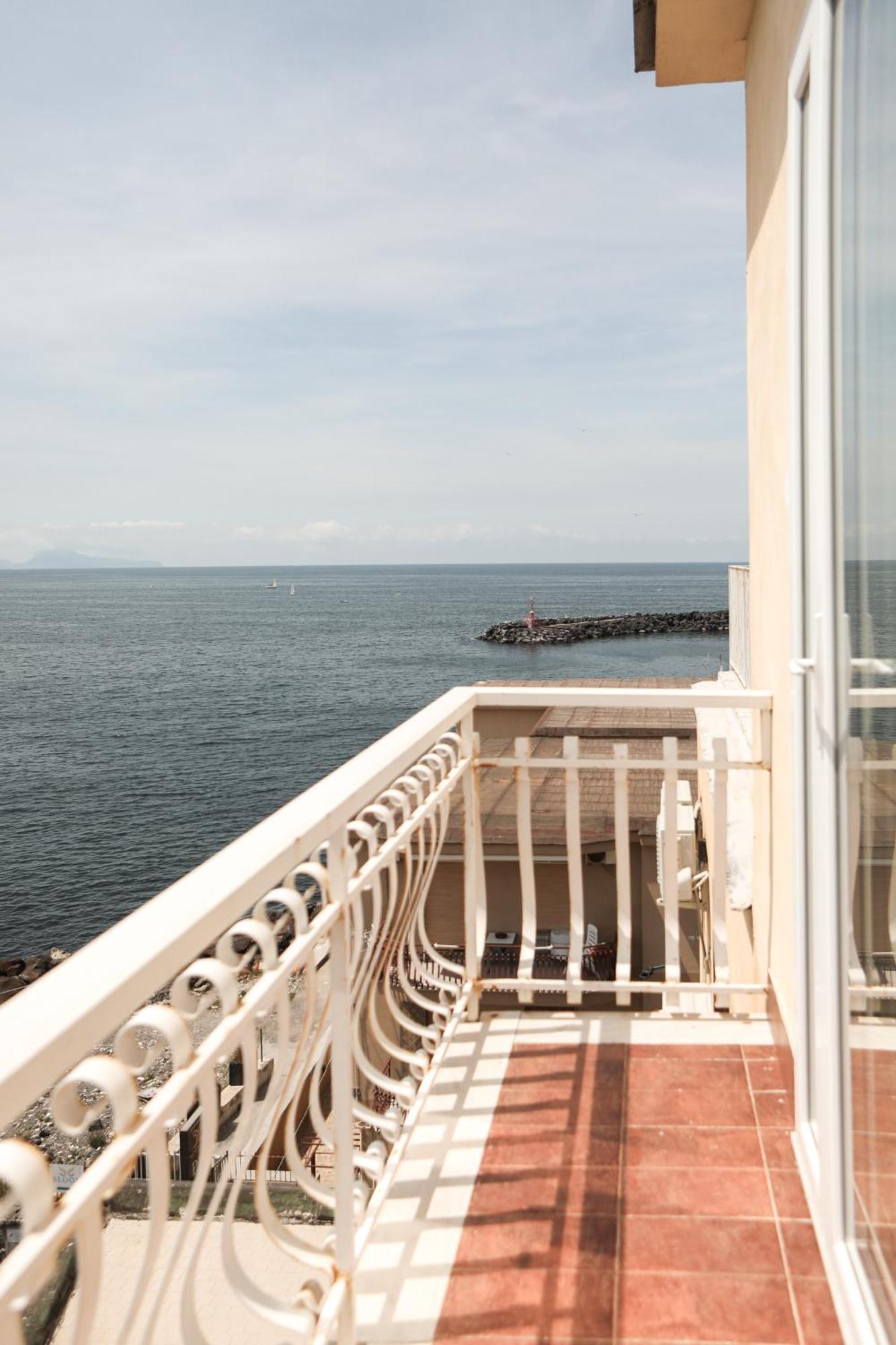 Charme Room&Relax Torre del Greco Exterior foto